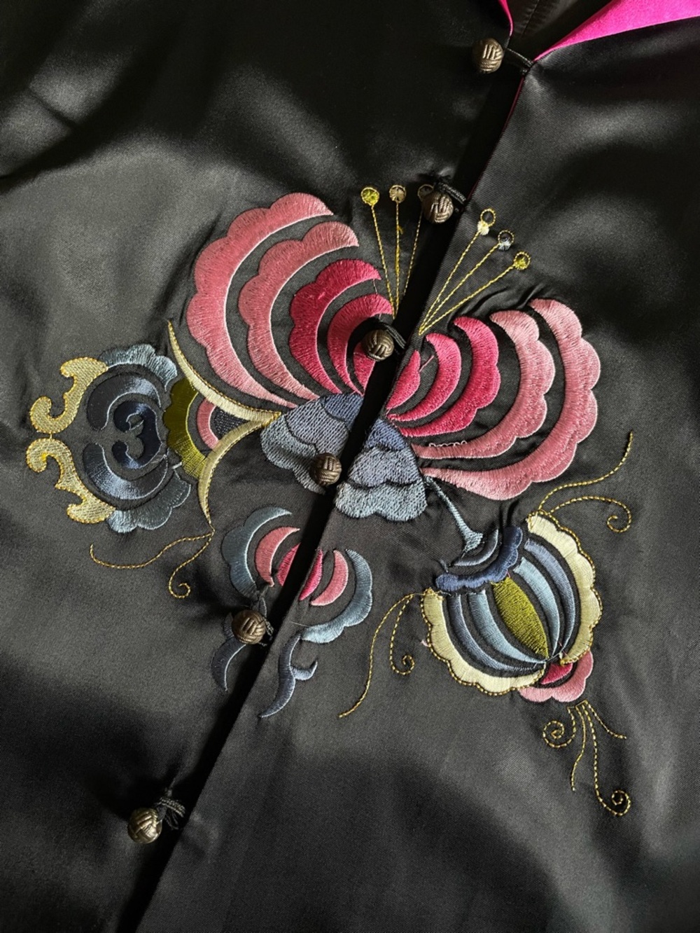 Asian embroidered jacket - Picture 12 of 15